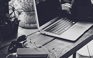 开云官网-球队内部风波：某俱乐部管理层引发众怒，球队管理方案