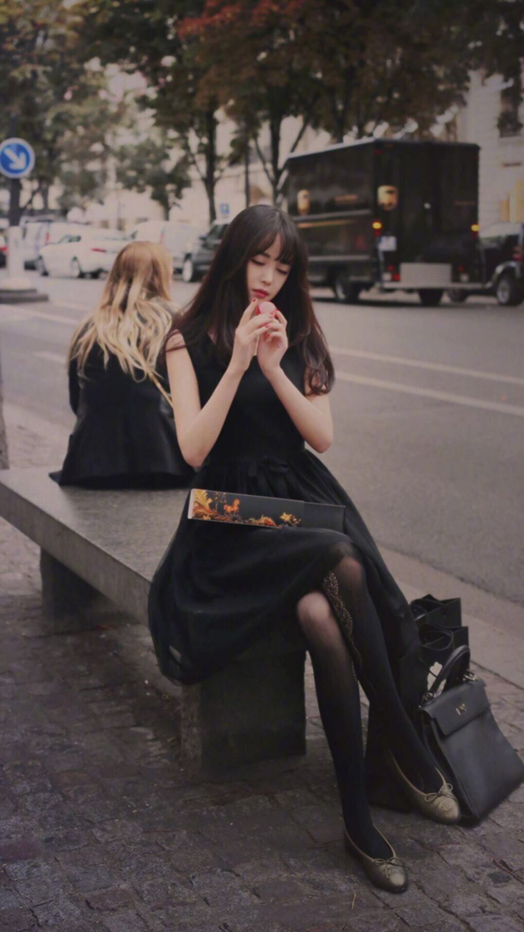 开云官方网页登录-昂热队主力球员状态神勇,为比赛做好准备,昂热主场球衣