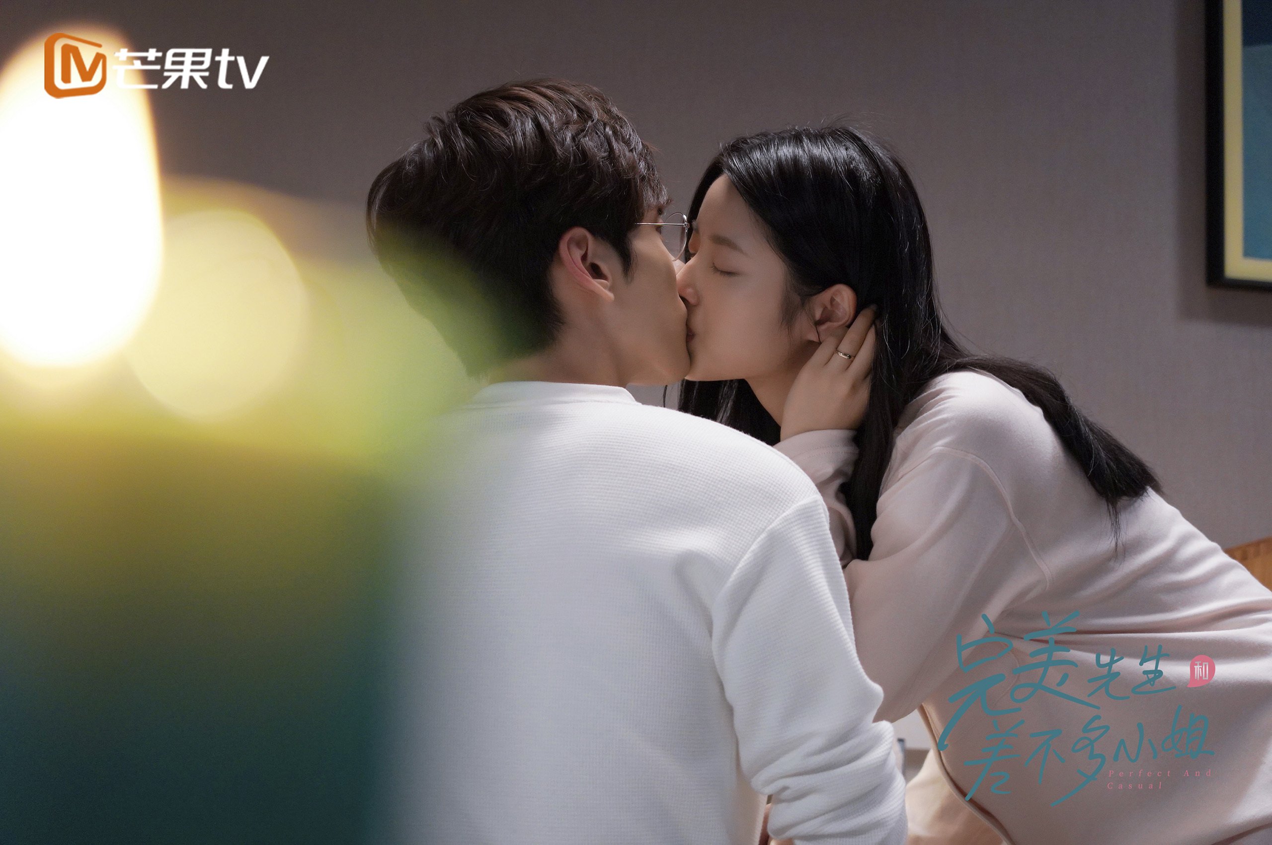 kaiyun中国官方网站-某队球员受伤退出赛场,球迷担心不已,某队员运球时不小心碰到自己的脚