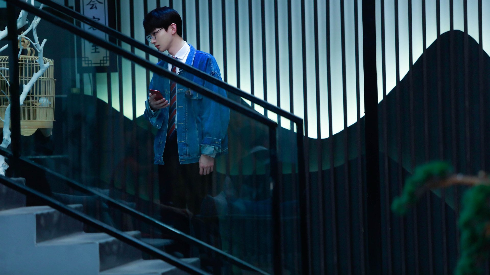 开云中国大陆-库里连续命中远投带动勇士打出高潮,库里超远投球